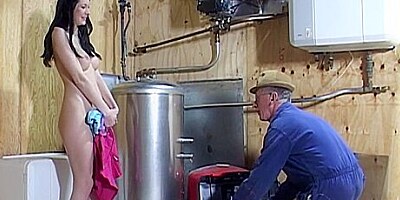 Fixing It - Scott And Kattie Gold