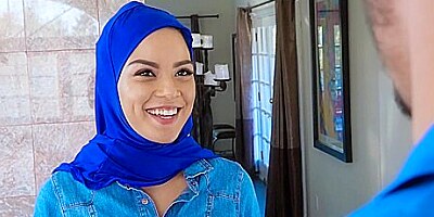 Maya Bijou And Mike Mancini In Mini Muslim Makes A Deal