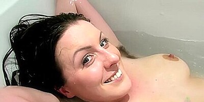 Hairy Jenna Brooke-benjamin Takes A Bath