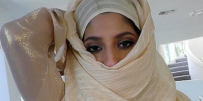 Nadia Ali sucking black cock