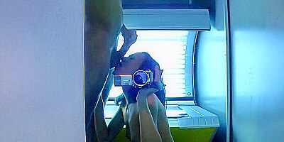 Sex lovers cum in the solarium