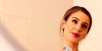 Stella Cox - Shower Concerto - Singing In The Bathtub Leads To Hardcore Action