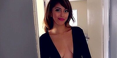 Sophia Leone - Maybe We Could Hang Out