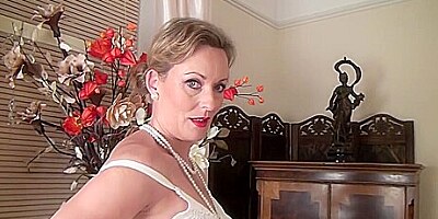 Mrs Huntingdon Smythe In Bit Of Naughty Fun