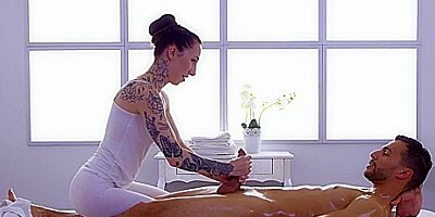 Esluna - Tattooed Dutch Girl Loves To Please