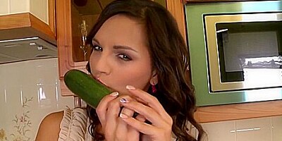 Eve Angel In Veggie Day Masturbation