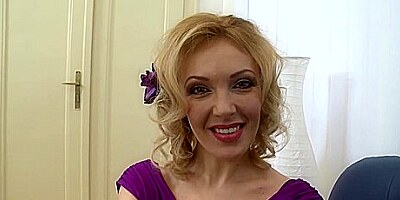 Gina Monelli In Horny Mom Fucks In Pov Style