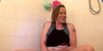 Mature Housewife Playing With Herself With Marleen