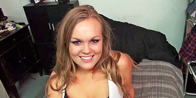 Big ass girlfriend is making a hot sex tape