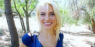 Anikka Albrite in White Girls Love Big Black Dicks!