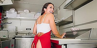 Lilly Hall Hot Taco For Sale / 31.1.2018