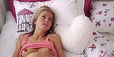 Hot lesbian sex with glamorous European babes Sicilia and Carolina Abril