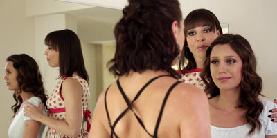 Adriana Chechik has naughty feelings towards Jade Nile