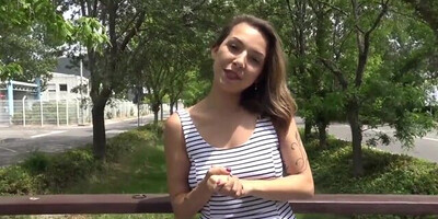 Amateur chick Carollina Cherry agrees to fuck for some cash