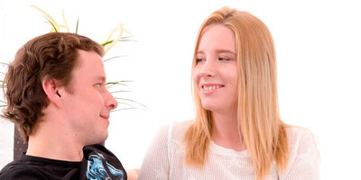 Private debutant Kiara Night fucks on sofá and gets a facial cumshot