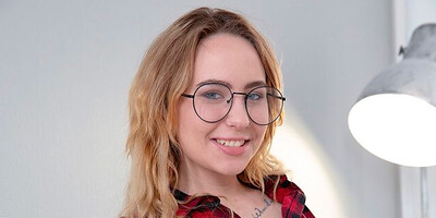 Bella Is A Connoisseur of Cock And A Wild Slut