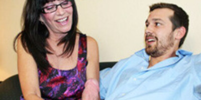 Mommy Jessica Sexxxton Grab A Meaty Shaft