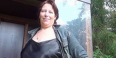 Diewertje In This Naughty Mama Loves To Suck Cock