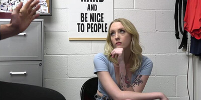 Marilyn Johnson gets aroused and wants her asshole to be fucked