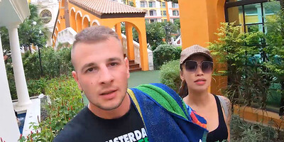 Amateurs doing a gym workout before having sex on camera in the hotel