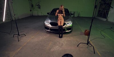 All-natural Gabbie Carter cheats on her boyfriend with photographer