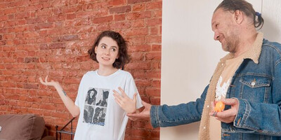 Experienced man seduces a sweet babe