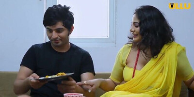 Indian MILF Kavita Bhabhi flirts with that guy in this video