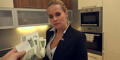 Hot real estate agent agrees to be fucked in all holes