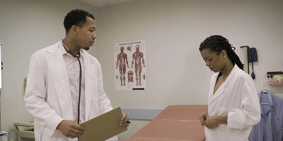 Med student Kira Noir seduces doctor