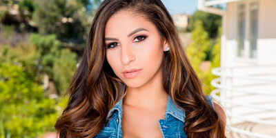 Nina North Is All Smiles Until She Puts Mandingo In Her Mouth!