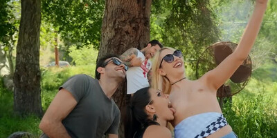 Girlfriends are observers of curious babe who is fucked in nature