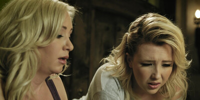 Hillary Scott likes to eat Samantha Rone's ass