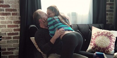 TEENFIDELITY Holly Hendrix Trades Anal Sex To Get Pregnant