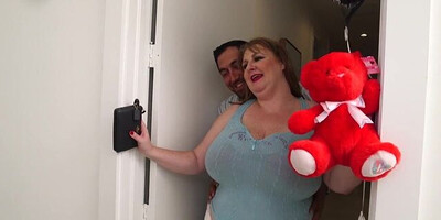 SSBBW sucks hard cock and jumps on that horny man