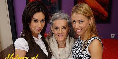 Kinky grandma and two teen chicks are having lesbian threesome