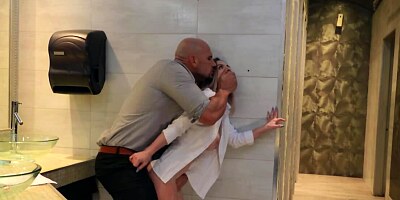 A quick hardcore ramming in a public toilet