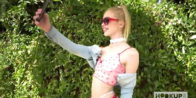 Blonde teen babe Chloe Cherry has rough anal date