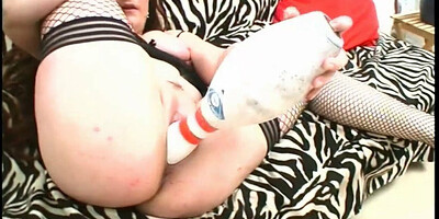 WTF? CRAZY BIG INSERTIONS IN MILF PUSSY