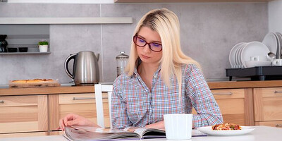 Cornelia Enjoys Her Pizza With A Mouthful Of Cum