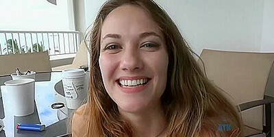 Her Pretty Face Got A Nice Little Present - Samantha Hayes