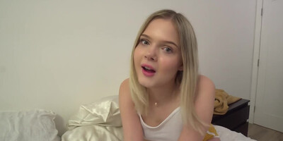 Man comes to stepsister Coco Lovelock's bedroom to fuck her