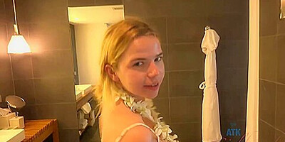 Alina West - Alina Showers And Tells You She Loves You
