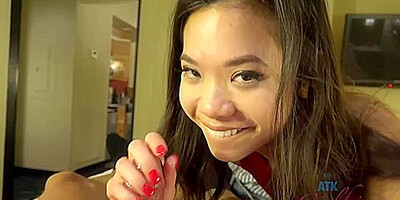 Vina Skyy In Vina Sky In Vina Puts On A Little Toy Show Before You Fuck