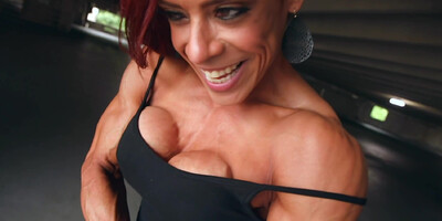 Muscular Readhead Babe