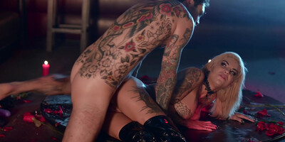 Dude Fucks Busty Blonde In High-heeled Boots On Stage With Small Hands And Bonnie Rotten