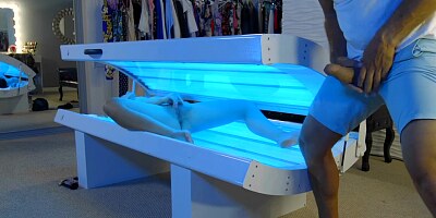 Violet Starr slobbered on cock & got an oiled hardcore fuck in the tanning room
