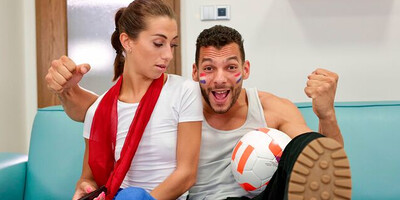 Losing bet means she sucks his dick