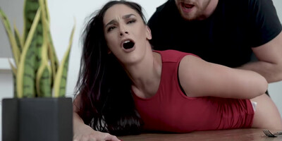 Sheena Ryders Hoochie-coochie Is Going To Drip All Over The Floor