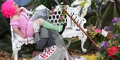 Midget Sex In The Land Of Oz Just To Feel Differently