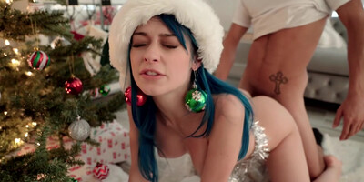 Jewelz Blu - Unwrapping Step Sis For Christma